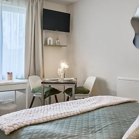 Elegant And Cozy Vauban *